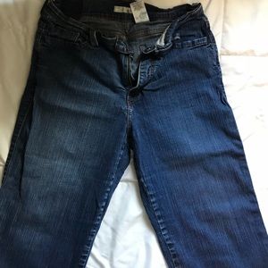 Women’s Levi’s Capris Size 14